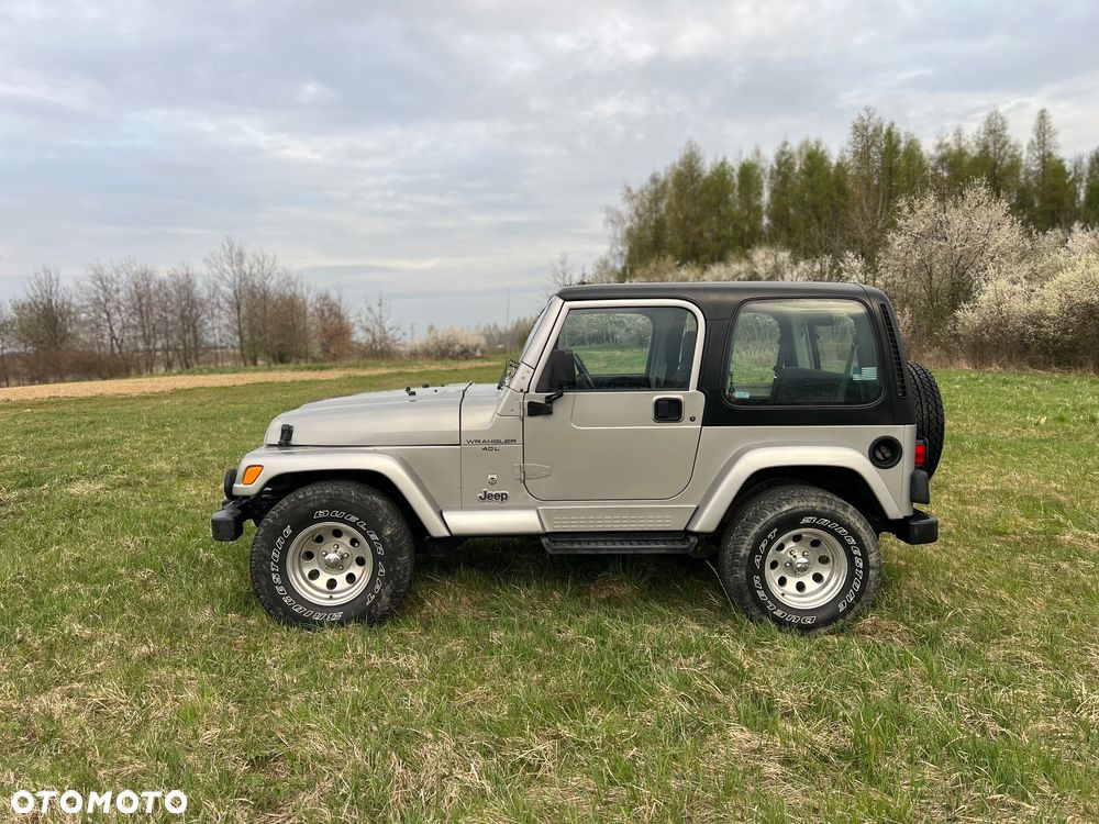 Jeep Wrangler - 5