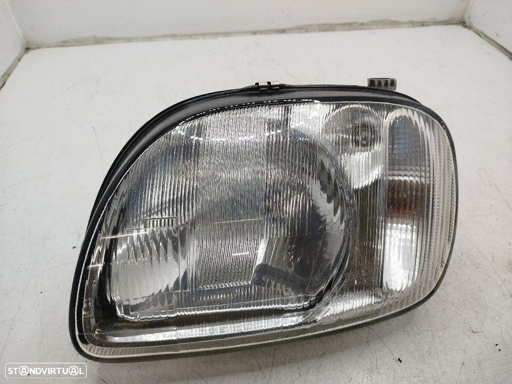 Farol/ Otica Dianteiro Esq Nissan Micra Ii (K11) - 2