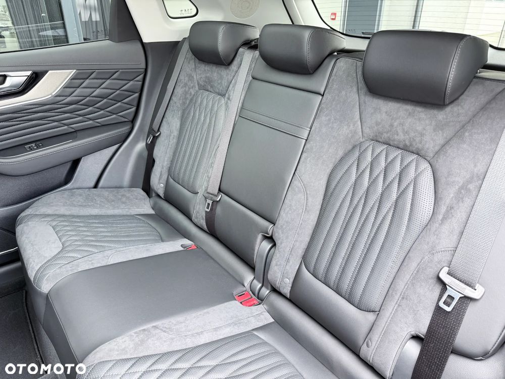 Hongqi HS5 - 30