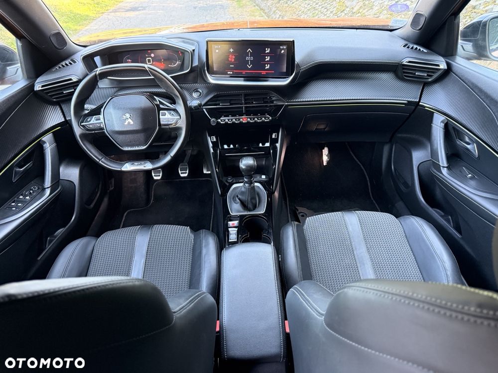 Peugeot 2008 PureTech 130 GT - 10