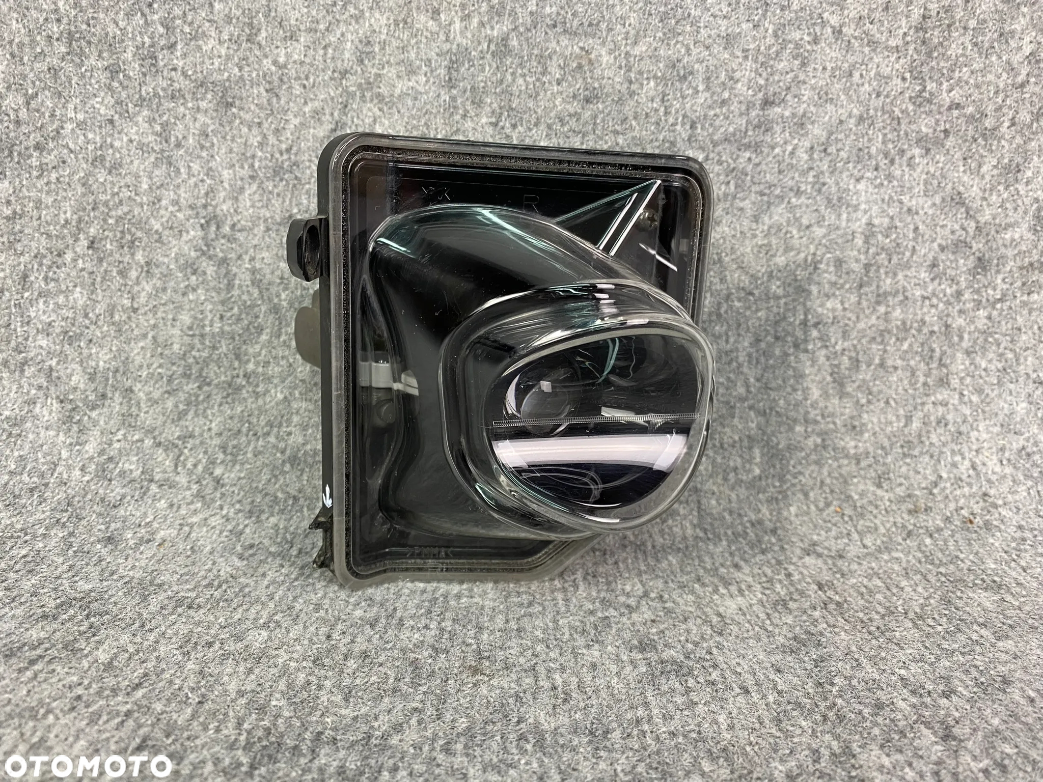 HALOGEN LED PRZEDNI PRAWY - LEXUS RX IV 2016- - 2
