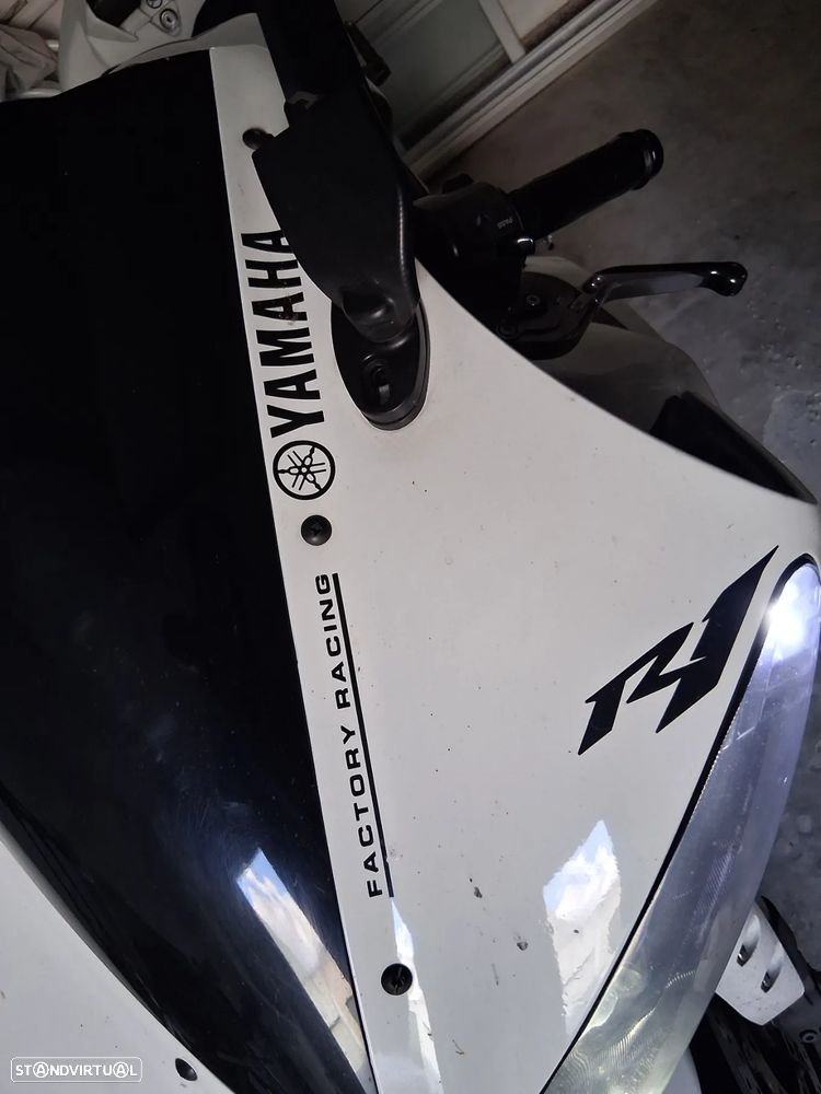 Yamaha YZF - 27
