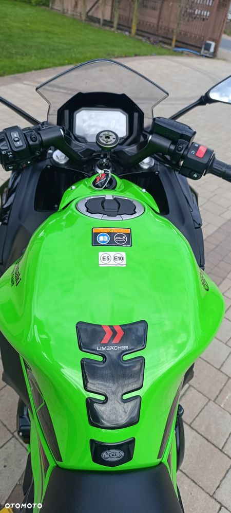 Kawasaki Ninja - 11