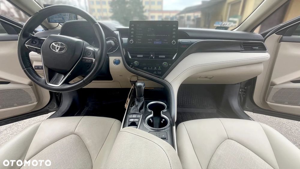 Toyota Camry 2.5 Hybrid Executive CVT - 18