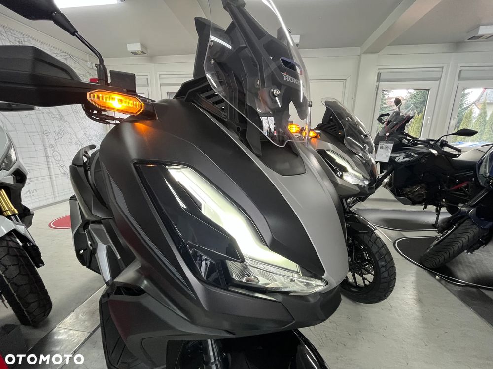 Honda ADV350 - 1