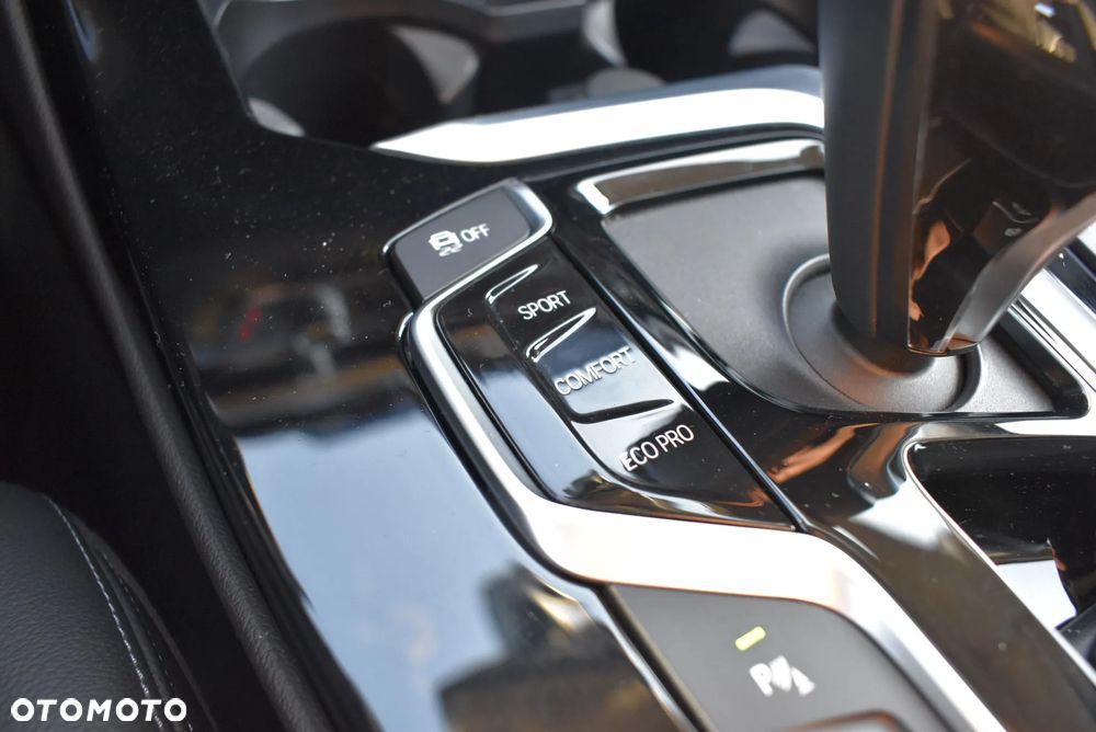 BMW X3 xDrive20d MHEV xLine - 33