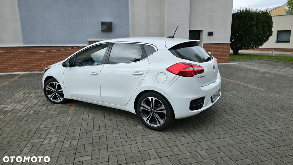 Kia Ceed 1.6 CRDi 136 ISG Spirit - 12