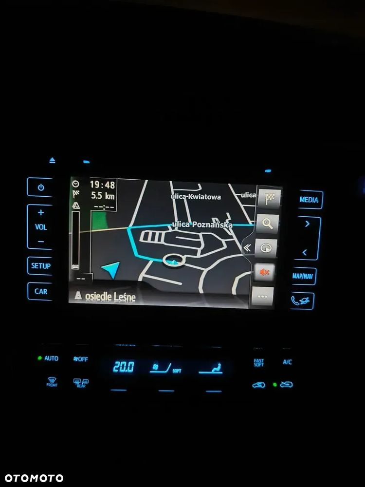 Toyota Auris 1.6 Premium Comfort - 2