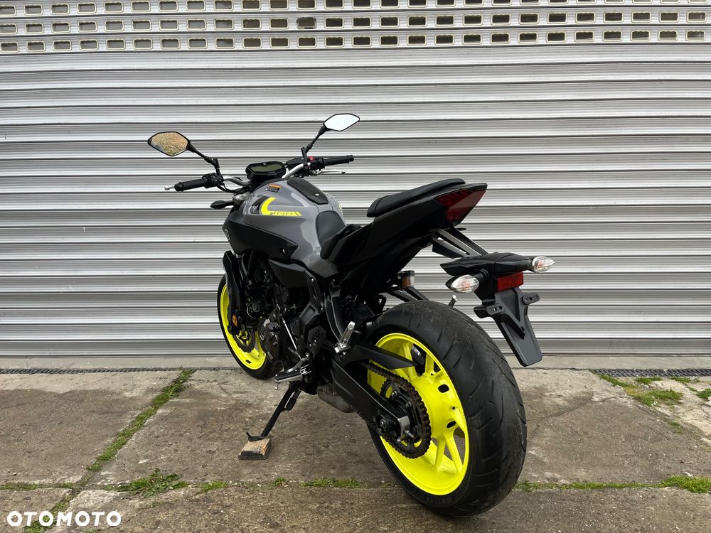 Yamaha MT - 12