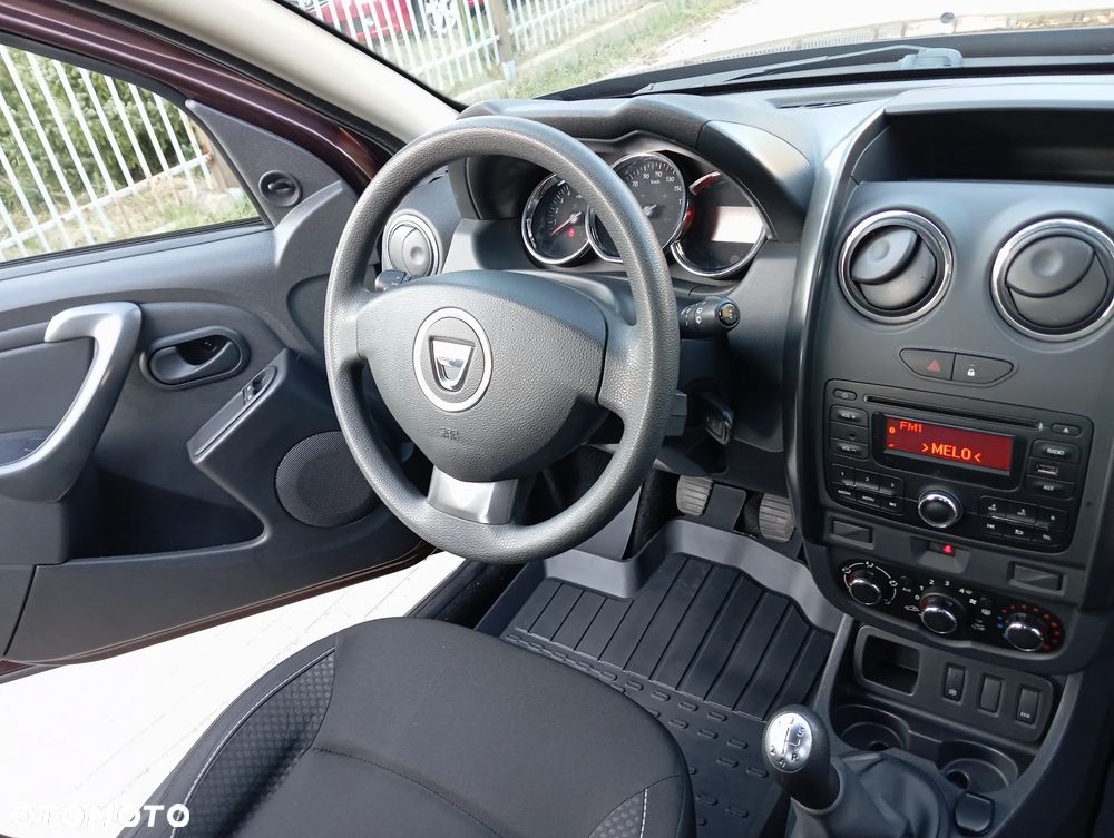 Dacia Duster 1.6 SCe Laureate S&S - 9