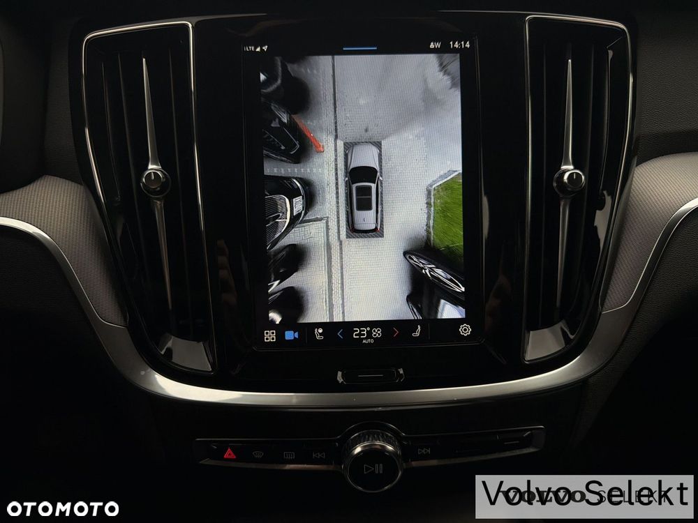 Volvo V60 Cross Country - 24