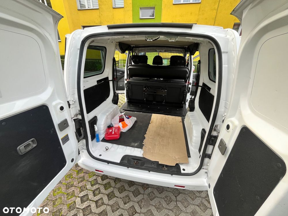 Nissan NV200 - 14
