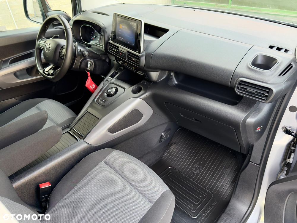 Toyota Proace City Verso 1.2 D-4T Family - 32