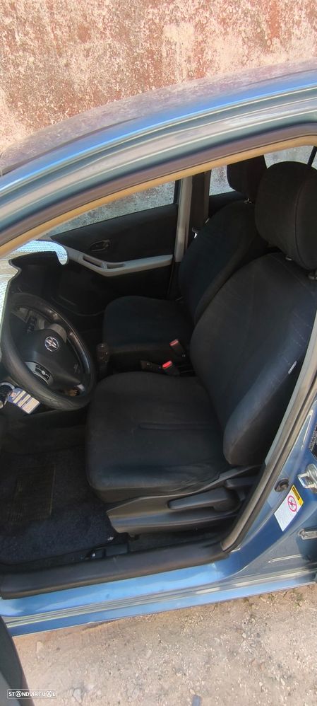 Toyota Yaris 1.0 VVT-i - 7