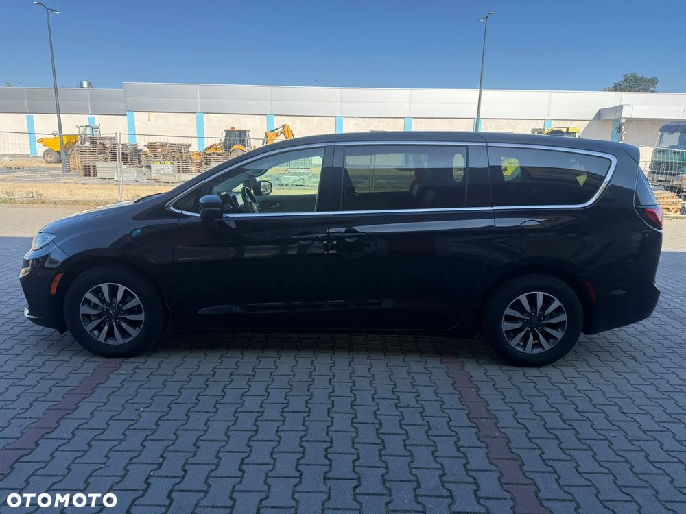 Chrysler Pacifica - 40