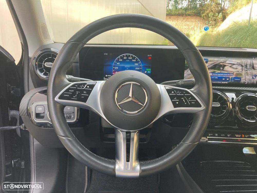 Mercedes-Benz A 250 e 8G-DCT Edition 2021 — fotografia 13
