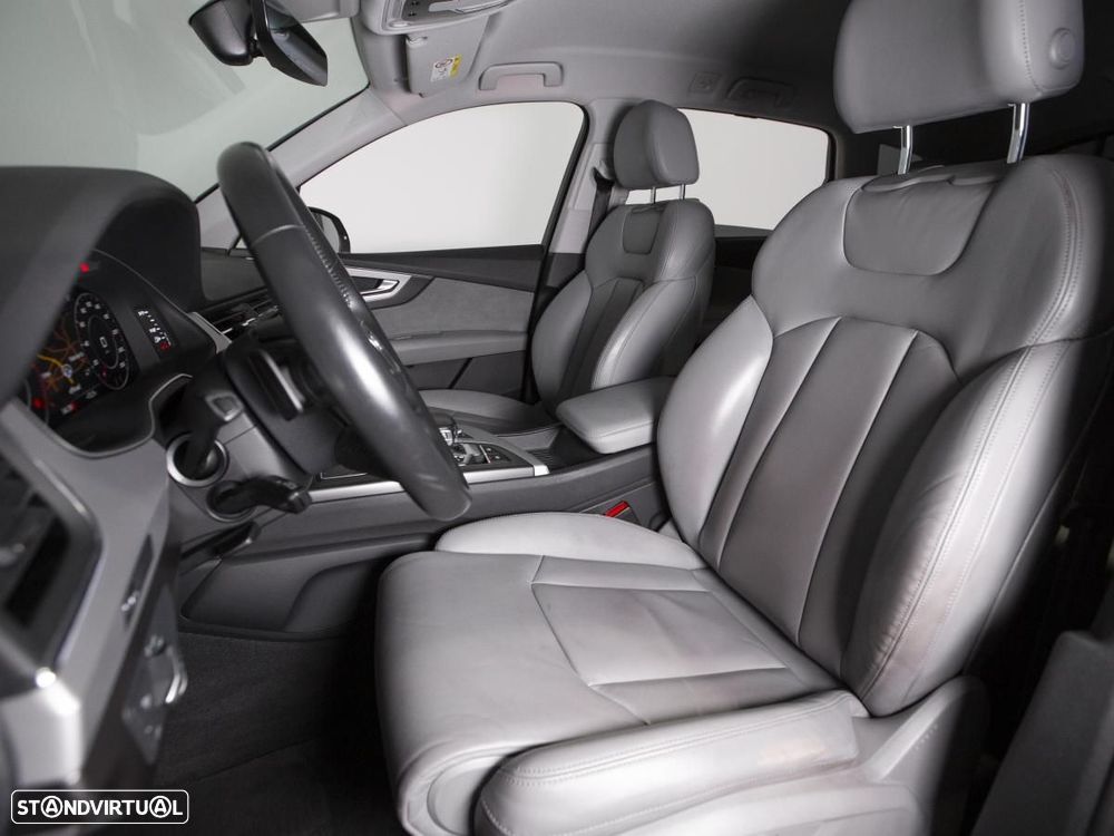 Audi Q7 3.0 TDI quattro S-line Tiptronic 7L - 9