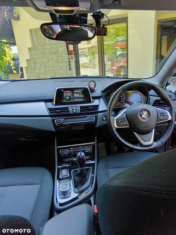 BMW Seria 2 218i - 10