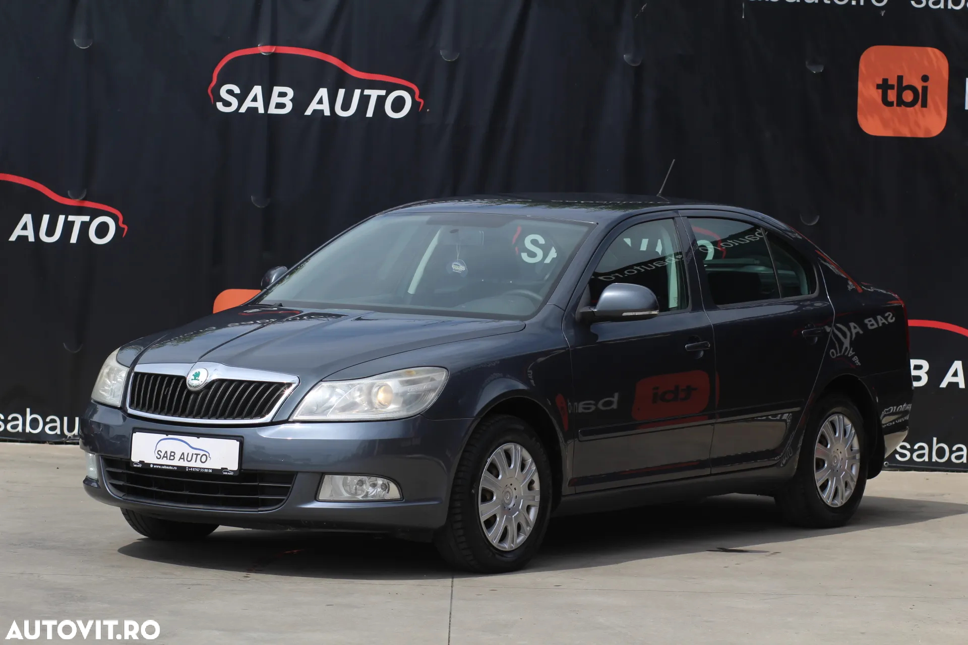 Skoda Octavia 1.6 Ambiente - 3
