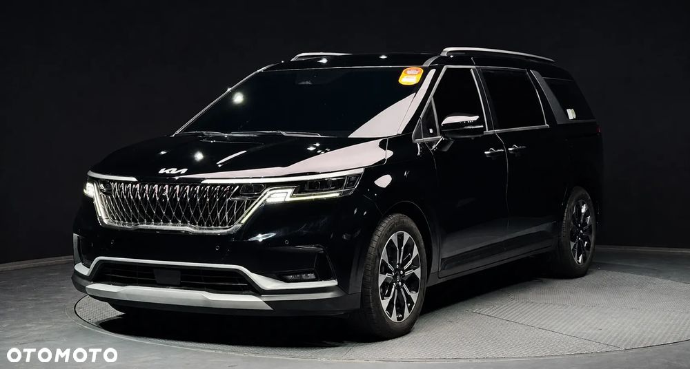 Kia Carnival - 1