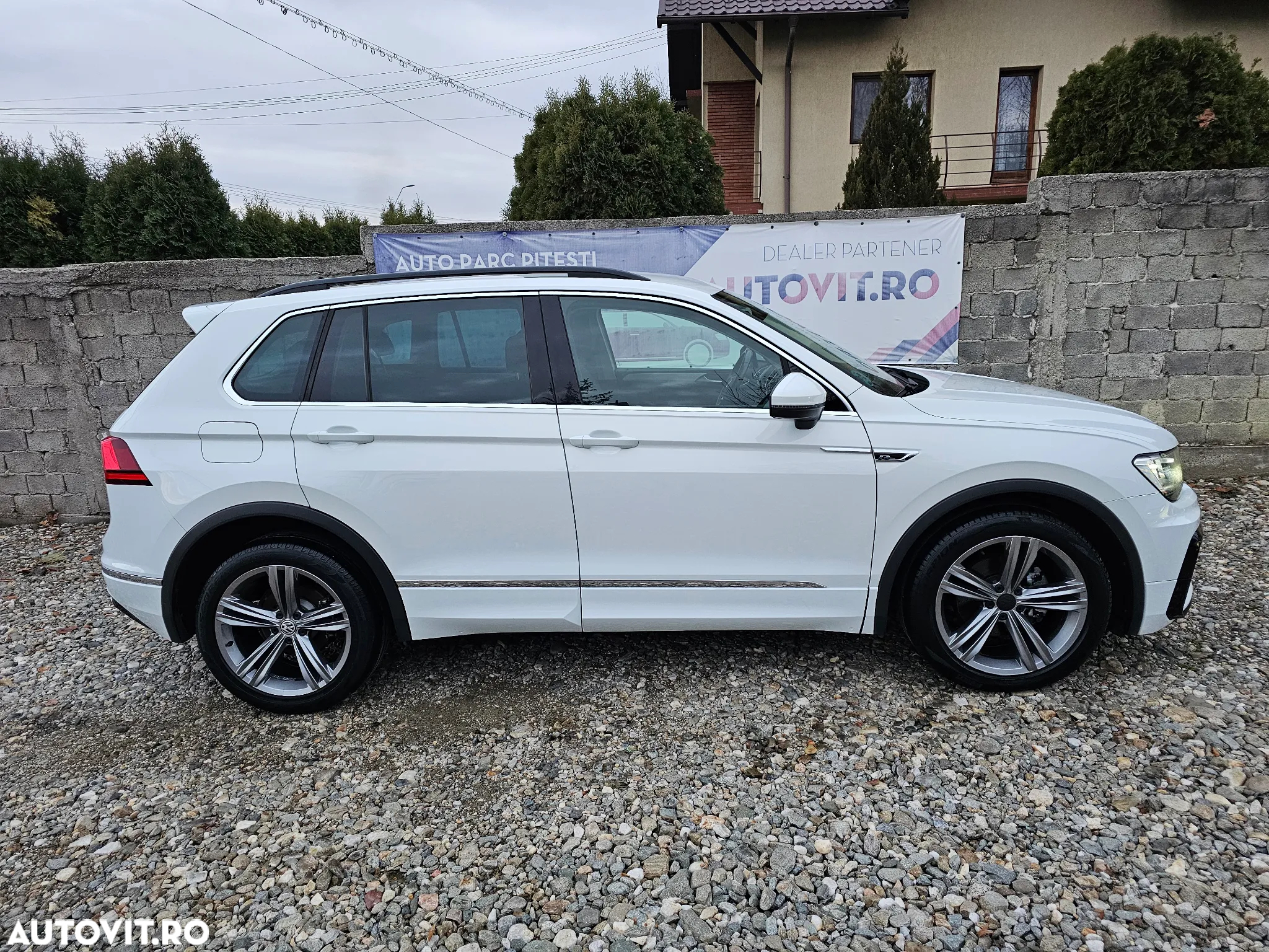 Volkswagen Tiguan 2.0 TDI SCR DSG R-Line - 3