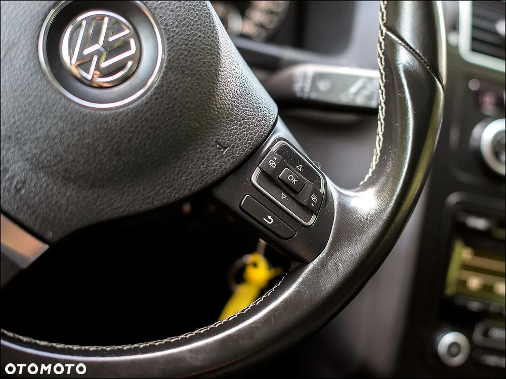 Volkswagen Touran - 22