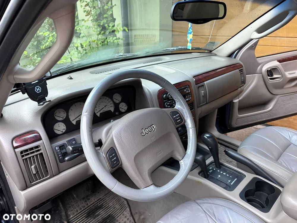 Jeep Grand Cherokee - 13