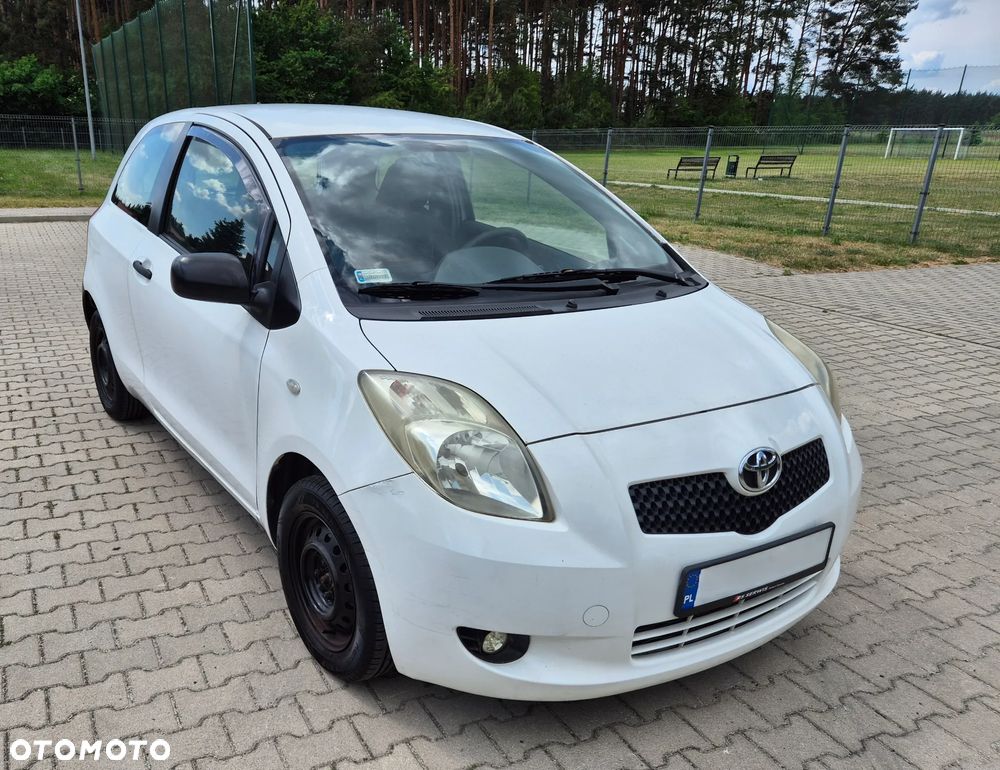 Toyota Yaris - 1