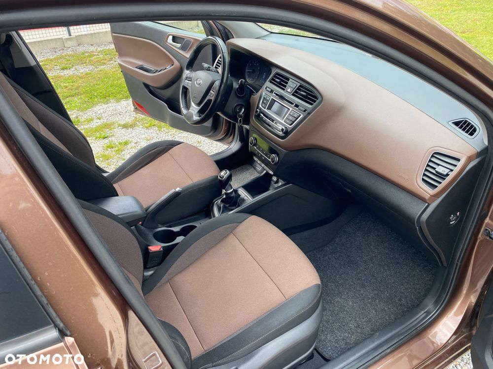 Hyundai i20 1.4 YES Gold - 18