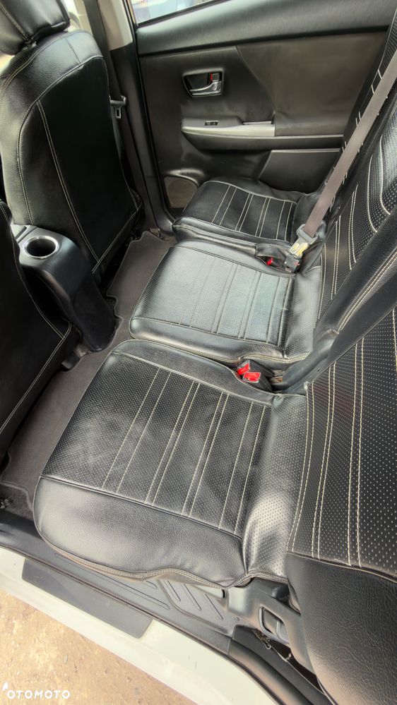 Toyota Prius+ (Hybrid) - 9