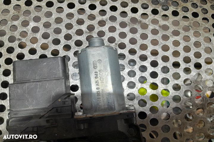 Motoras macara geam spate dreapta 0130821430 Volkswagen VW Golf 5 [20 - 3