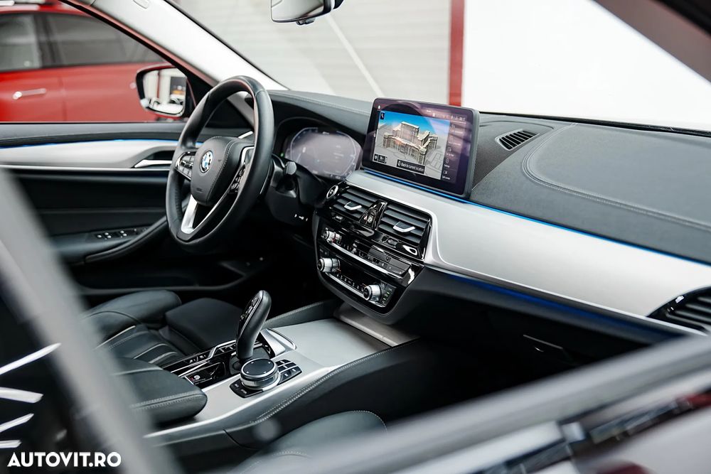 BMW Seria 5 530e Aut. - 16