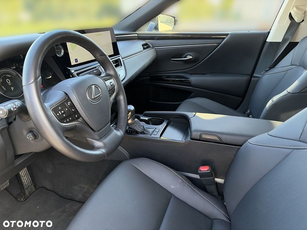 Lexus ES 300h Business Edition - 13