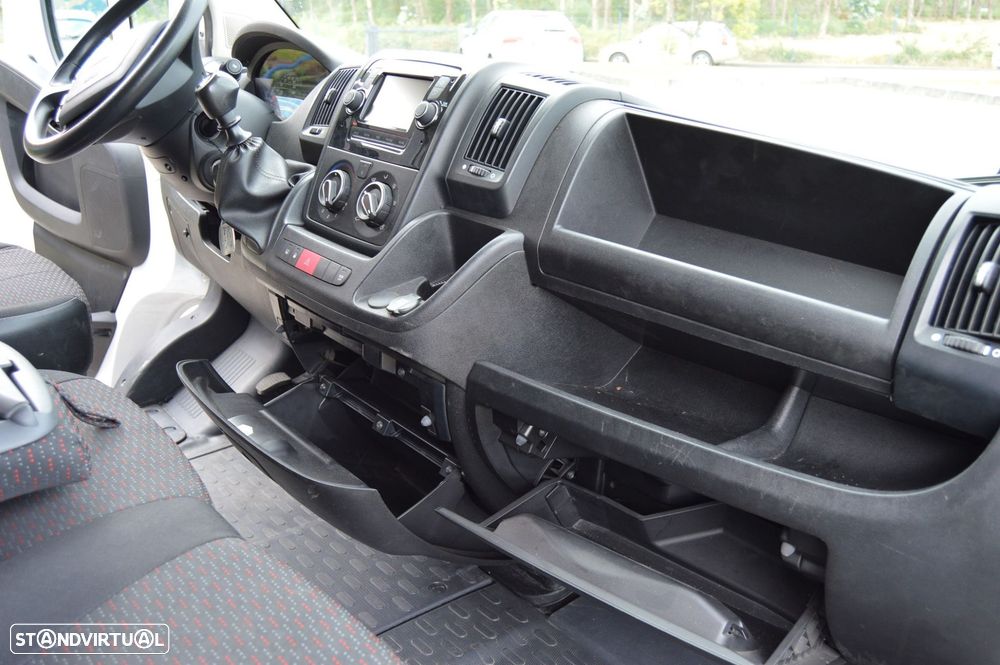 Peugeot Boxer 2.2 BlueHDi 333 L3H2 Premium - 12