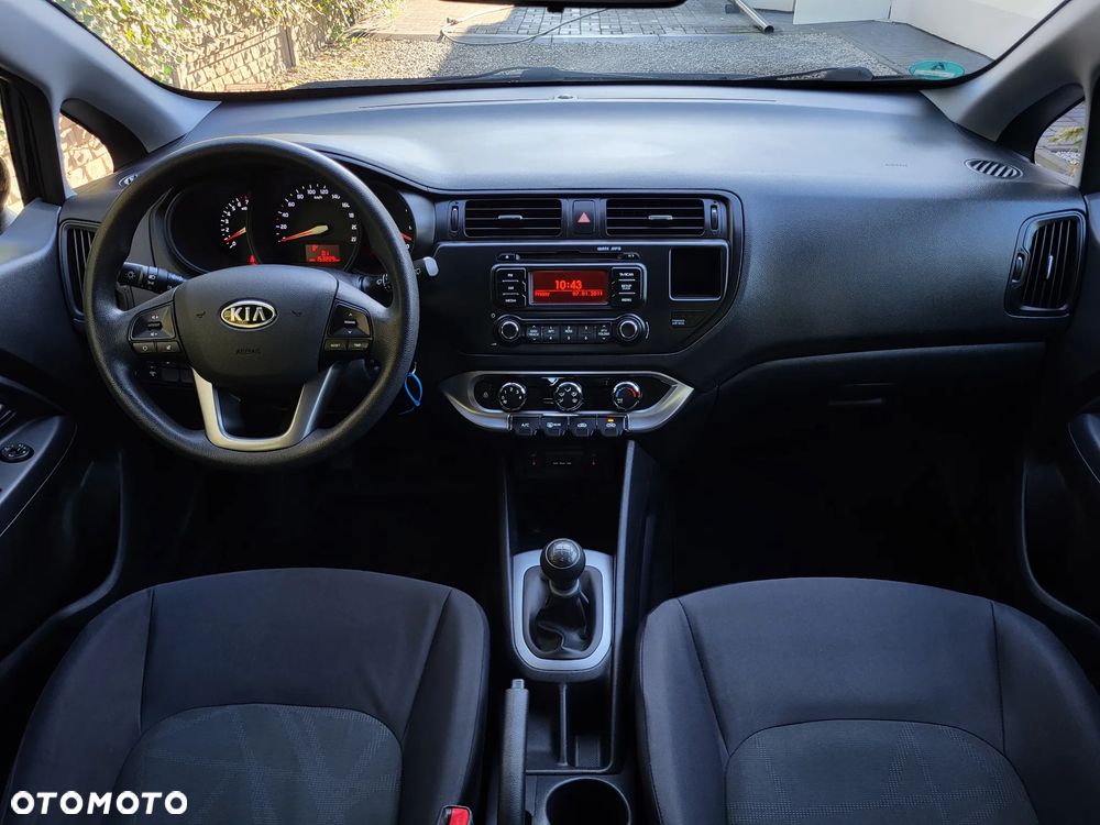Kia Rio - 11