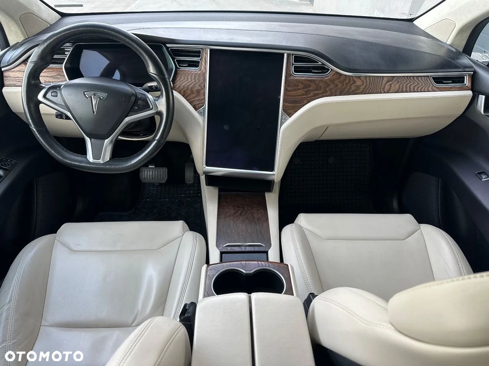 Tesla Model X Long Range Plus - 19