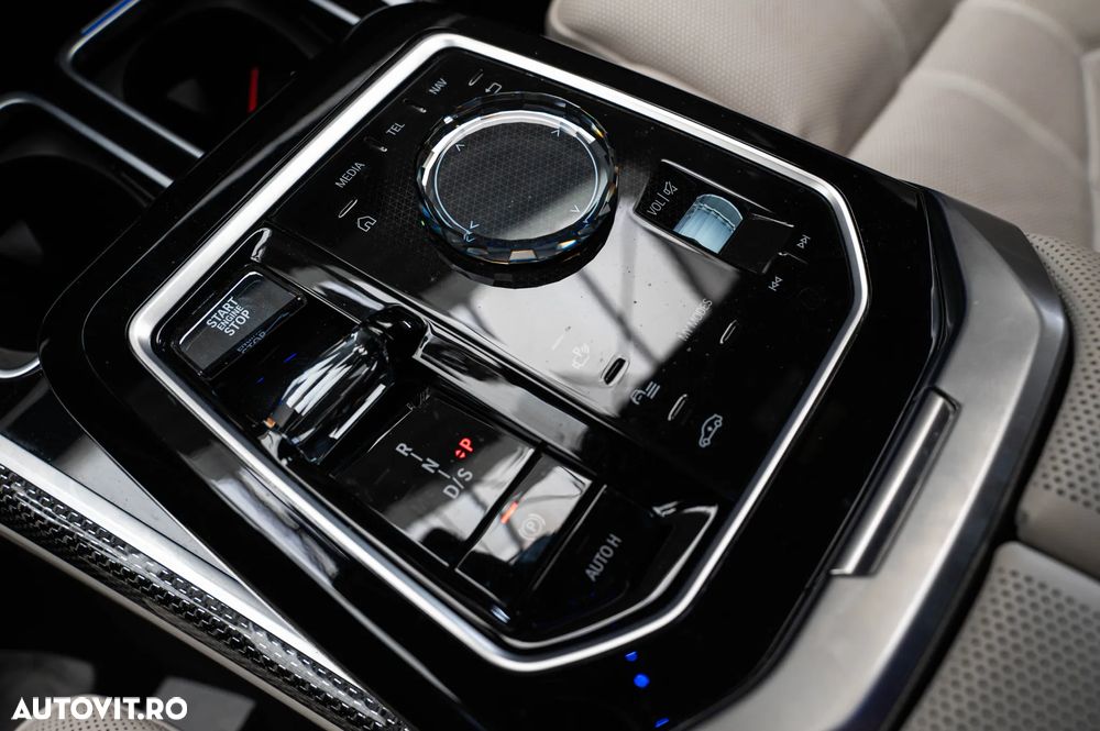 BMW M7 M760e xDrive - 14