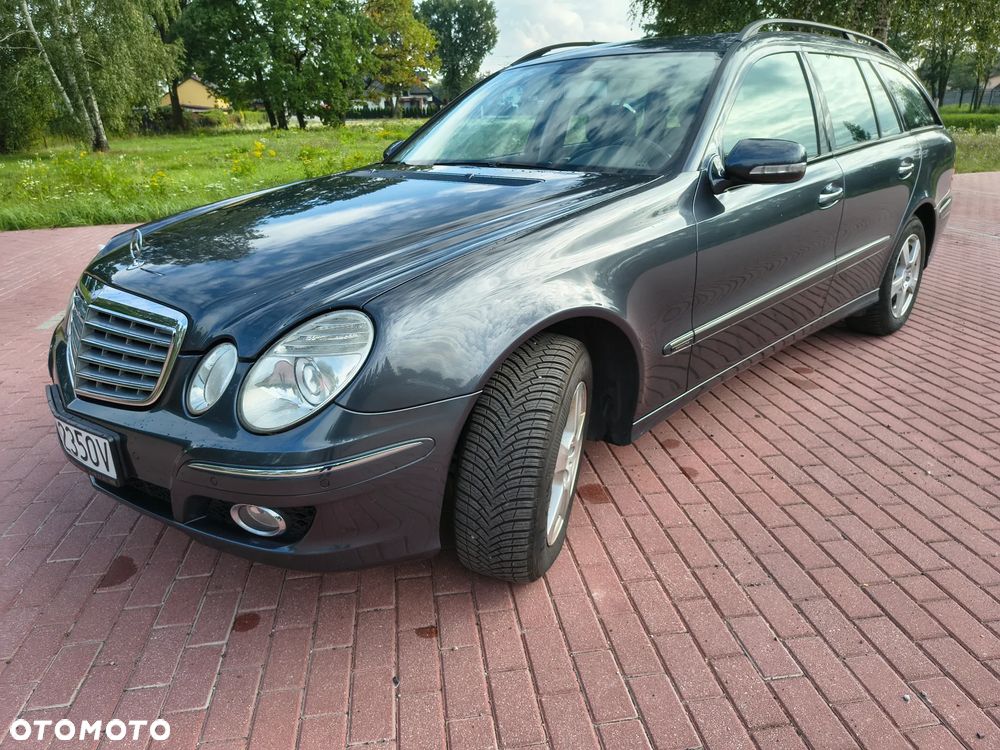 Mercedes-Benz E-Class 2009 photo 2