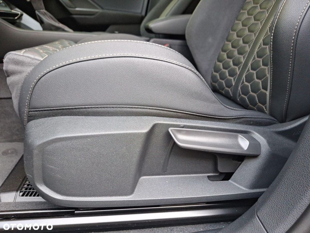 Audi Q3 RS S tronic - 16