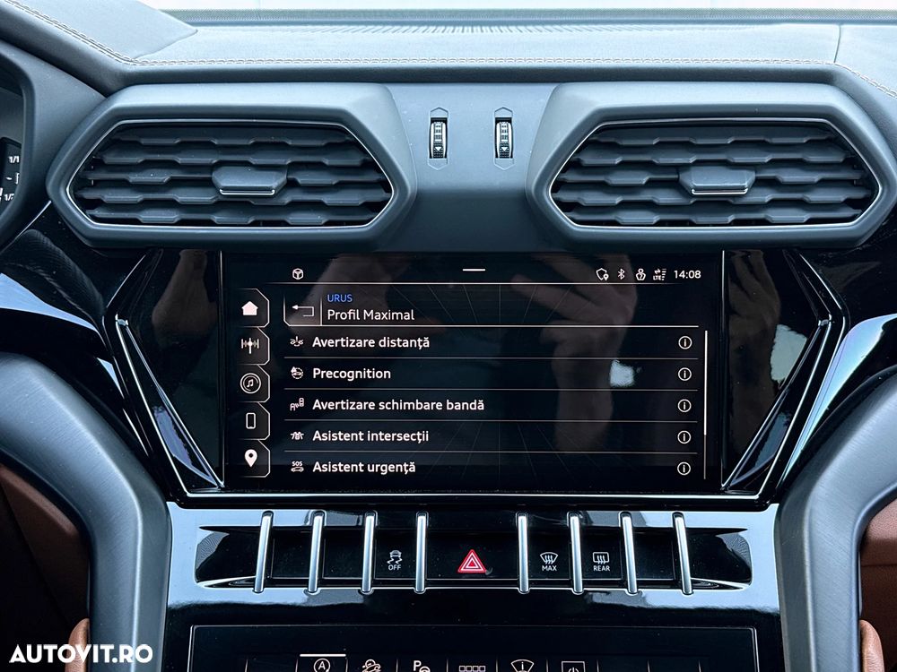 Lamborghini URUS Standard - 16