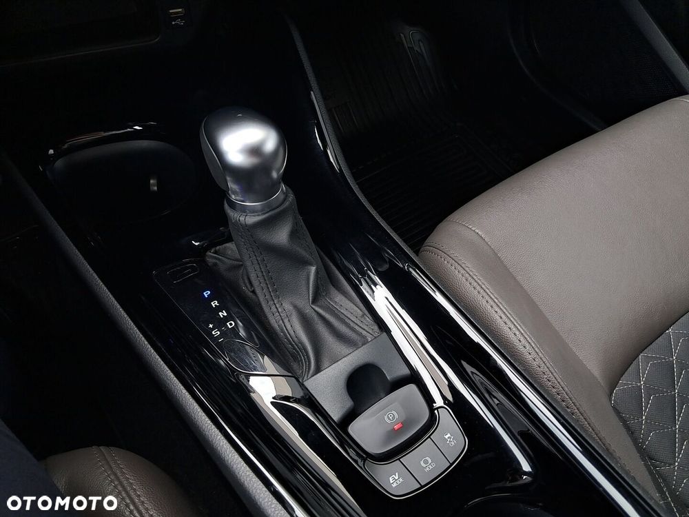 Toyota C-HR 2.0 Hybrid Executive - 25