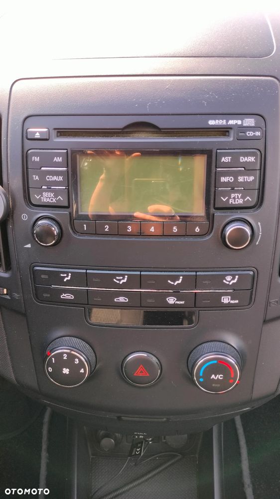 Hyundai i30 1.4 Base + - 9