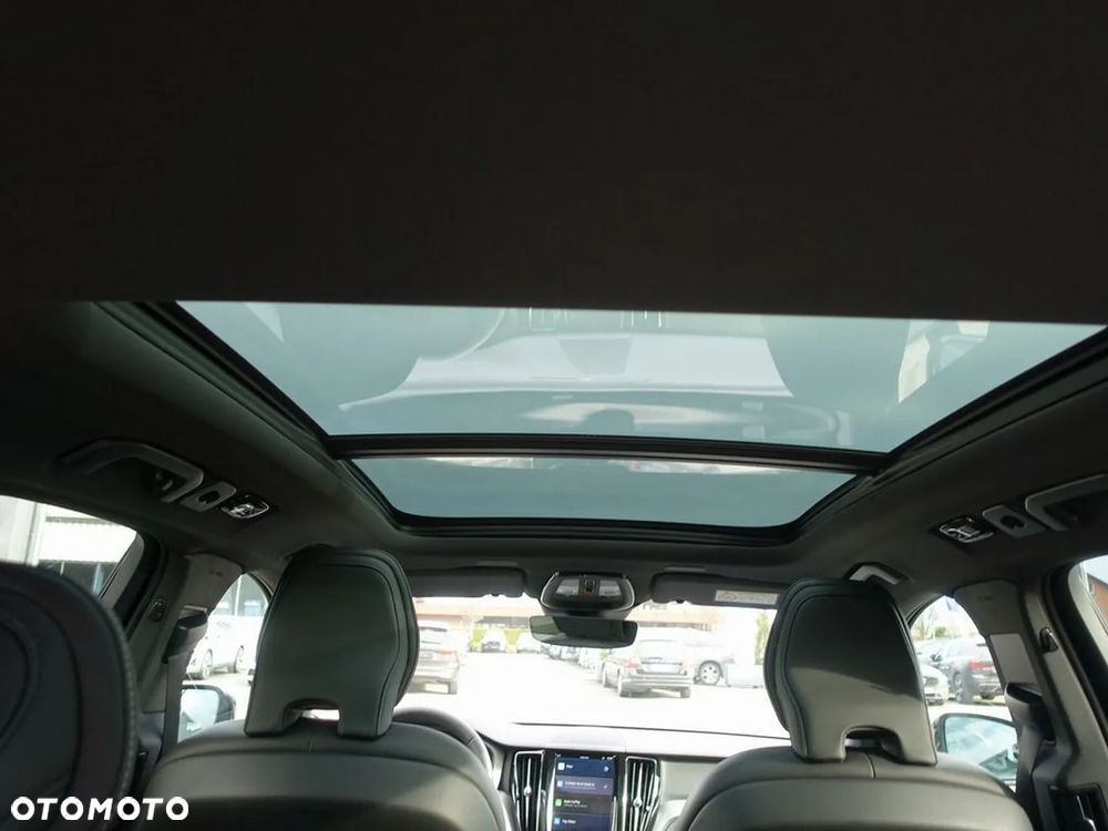 Volvo XC 60 B5 B AWD Plus Black Edition - 11