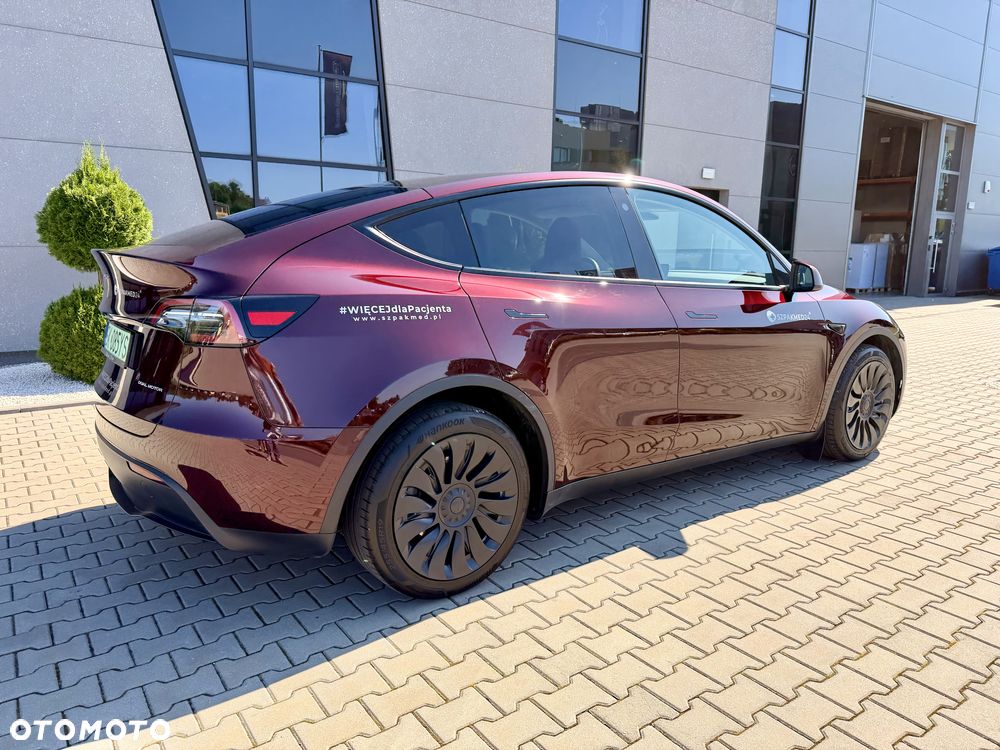Tesla Model Y Long Range AWD - 1