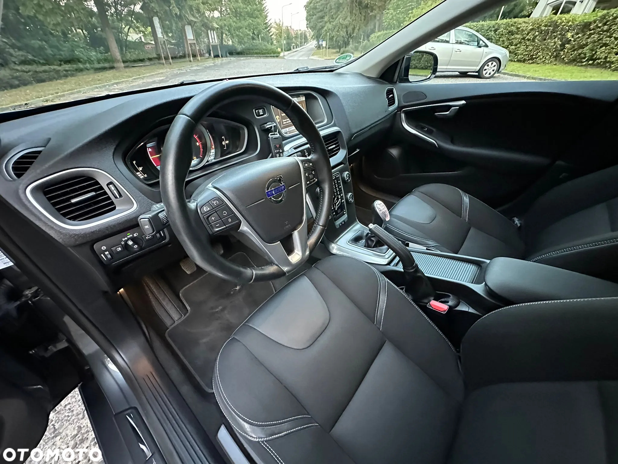 Volvo V40 D2 Momentum - 26