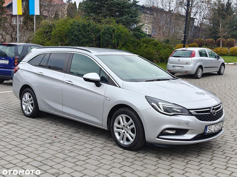 Opel Astra 1.6 CDTI Sport - 12