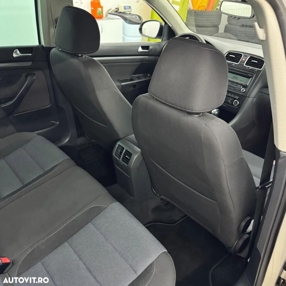 Volkswagen Golf 2.0 TDI DPF DSG Style - 8