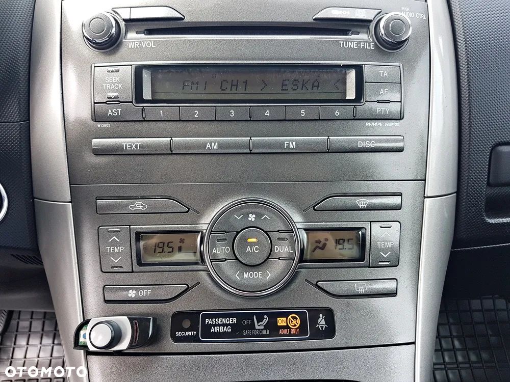 Toyota Auris 2.0 D-4D Executive - 17