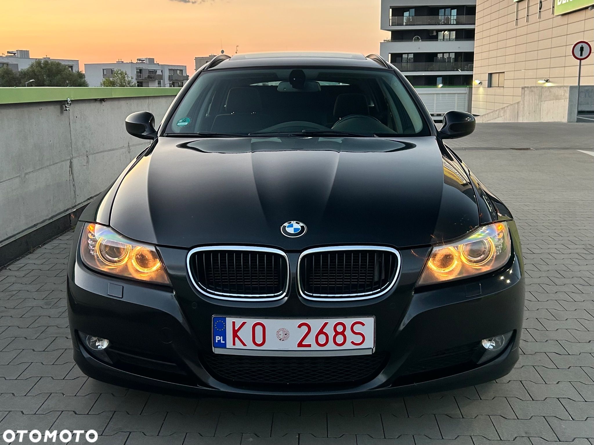 BMW Seria 3 320d DPF Touring - 1