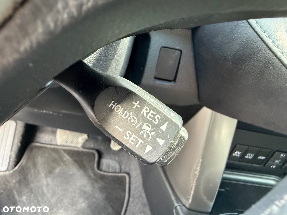 Toyota RAV4 Hybrid Silver 4x4 - 17